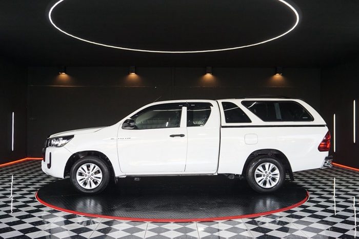 REVO 2WD 2020 2.4 MID AT SMART CAB WHITE  3203 full