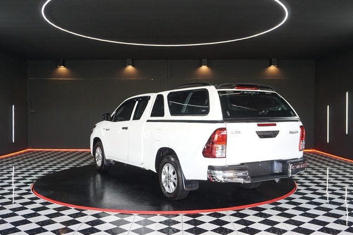 REVO 2WD 2020 2.4 MID AT SMART CAB WHITE  3203 full