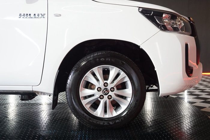 REVO 2WD 2020 2.4 MID AT SMART CAB WHITE  3203 full