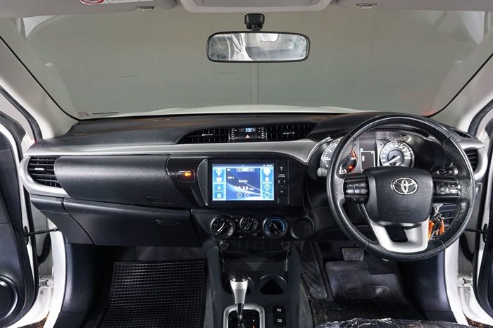 REVO 2WD 2020 2.4 MID AT SMART CAB WHITE  3203 full