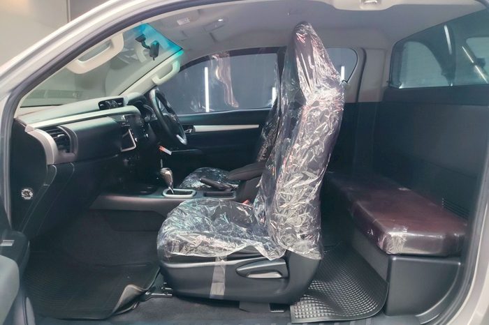 REVO PRE 2021 2.4 MID AT SMART CAB SILVER  3421 full