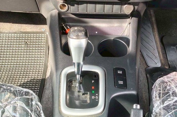 REVO 2WD 2020 2.4 MID AT SMART CAB WHITE  3503 full