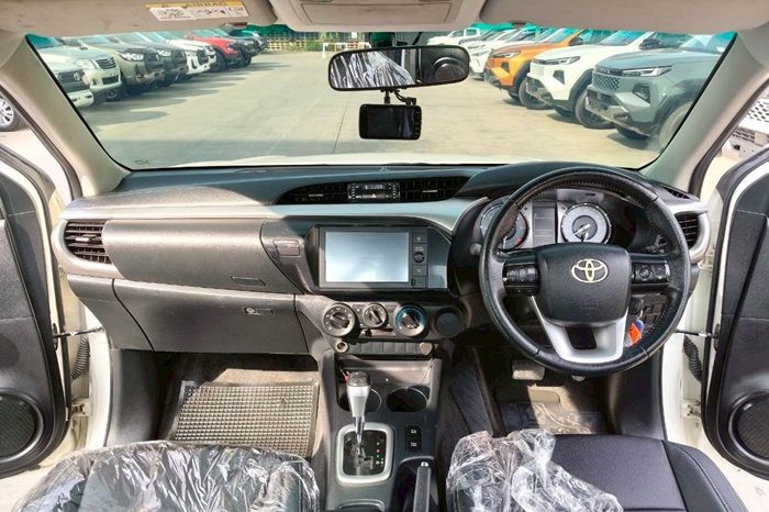 REVO 2WD 2020 2.4 MID AT SMART CAB WHITE  3503 full