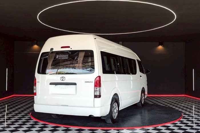TOYOTA 2WD 2018 3.0 AT COMMUTER WHITE  3920 full