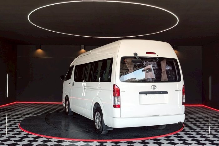 TOYOTA 2WD 2018 3.0 AT COMMUTER WHITE  3920 full