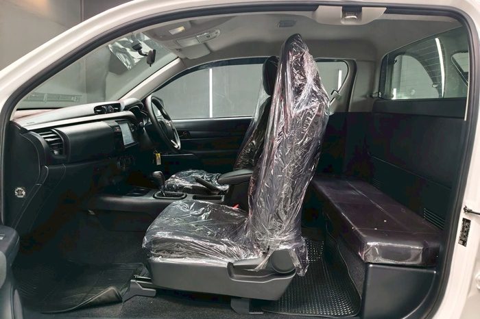 REVO 2WD 2023 2.4 ENTRY AT SMART CAB WHITE  427 full