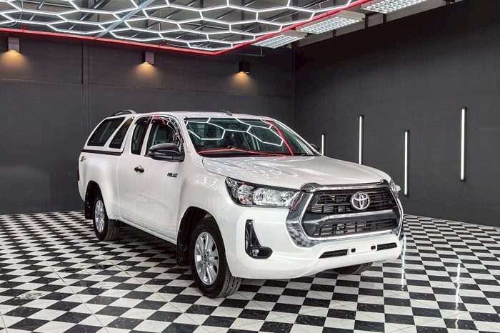 REVO 2WD 2023 2.4 ENTRY AT SMART CAB WHITE  427 full