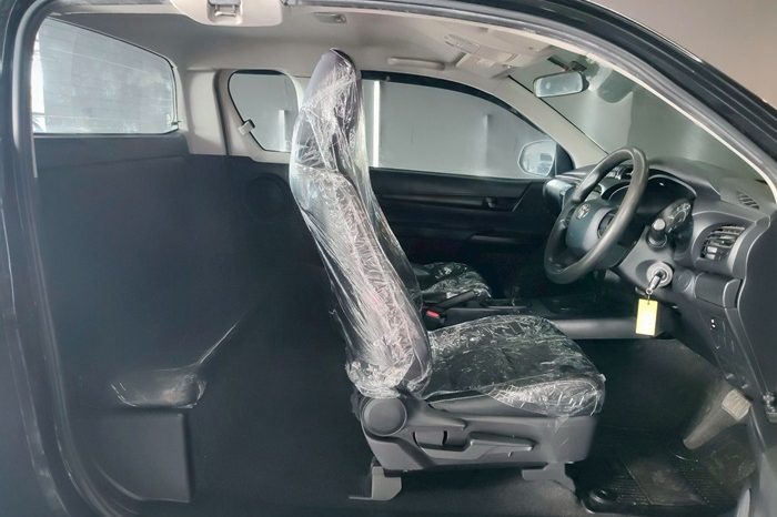 REVO 2WD 2022 2.4 ENTRY AT SMART CAB BLACK  4533 full