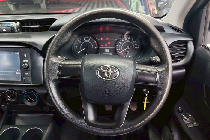 REVO 2WD 2022 2.4 ENTRY AT SMART CAB BLACK  4533 full