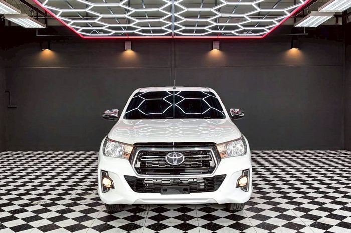 REVO 2WD 2019 2.4E MT SMART CAB WHITE  489 full