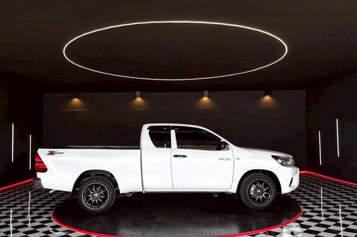 REVO 2WD 2017 2.4J MT SMART CAB WHITE  5372 full