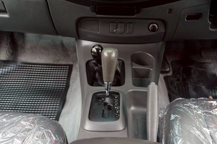 VIGO 4WD 2015 2.7J AT SMART CAB DARK GREY  5608 full
