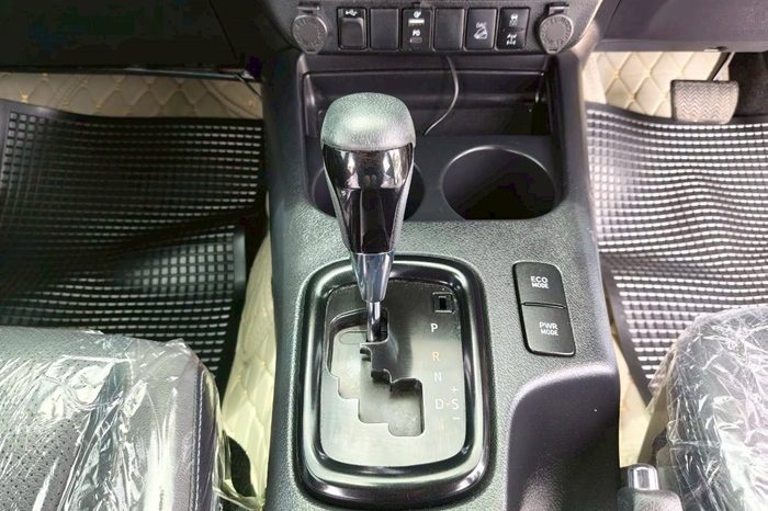 ROCCO 4WD 2021 2.8G AT DOUBLE CAB WHITE  5639 full