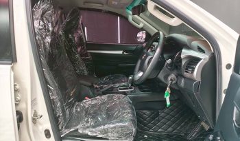 REVO PRE 2020 2.4E AT DOUBLE CAB WHITE  580 full