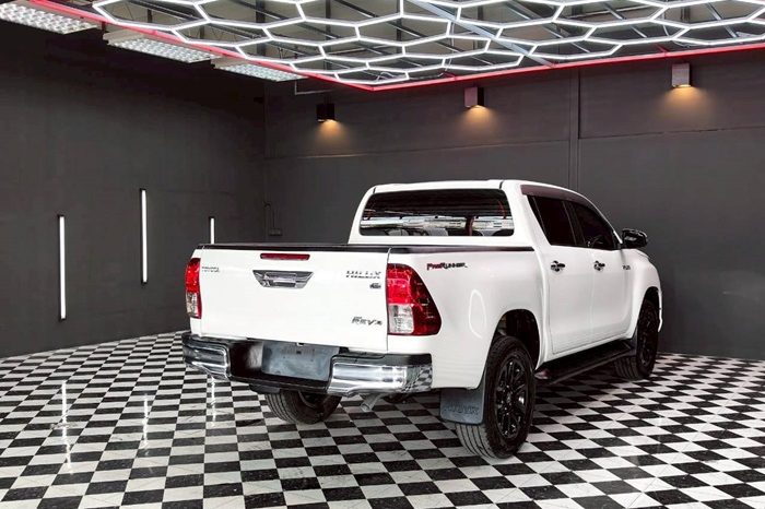 REVO PRE 2020 2.4E AT DOUBLE CAB WHITE  580 full