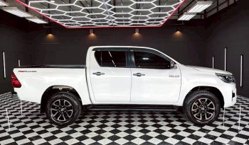 REVO PRE 2020 2.4E AT DOUBLE CAB WHITE  580 full