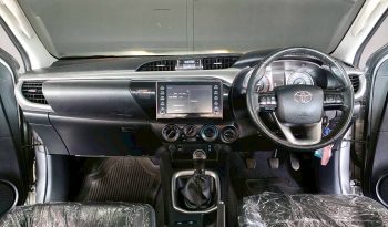 REVO 4WD 2021 2.4 MID MT SMART CAB SILVER  6005 full