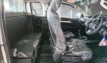 REVO 4WD 2021 2.4 MID MT SMART CAB SILVER  6005 full