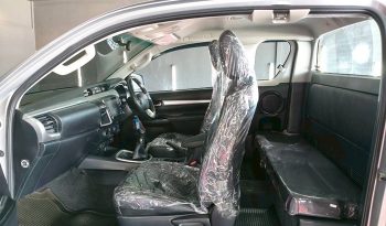REVO 4WD 2021 2.4 MID MT SMART CAB SILVER  6005 full