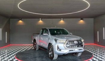 REVO 4WD 2021 2.4 MID MT SMART CAB SILVER  6005 full