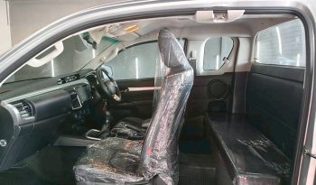 REVO 4WD 2021 2.4 MID MT SMART CAB SILVER  6274 full