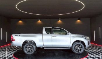 REVO 4WD 2021 2.4 MID MT SMART CAB SILVER  6274 full