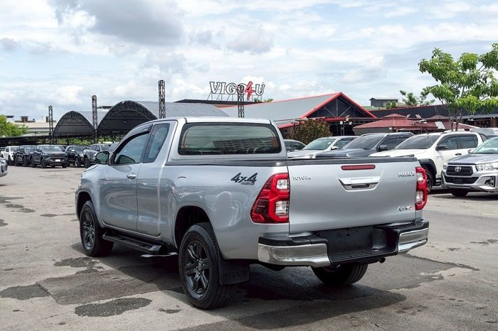 REVO 4WD 2021 2.4 MID MT SMART CAB SILVER  6274 full