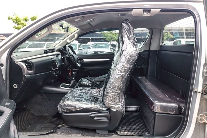 REVO 4WD 2021 2.4 MID MT SMART CAB SILVER  6274 full