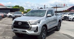 REVO 4WD 2021 2.4 MID MT SMART CAB SILVER  6274