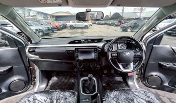 REVO 4WD 2021 2.4 MID MT SMART CAB SILVER  6274 full