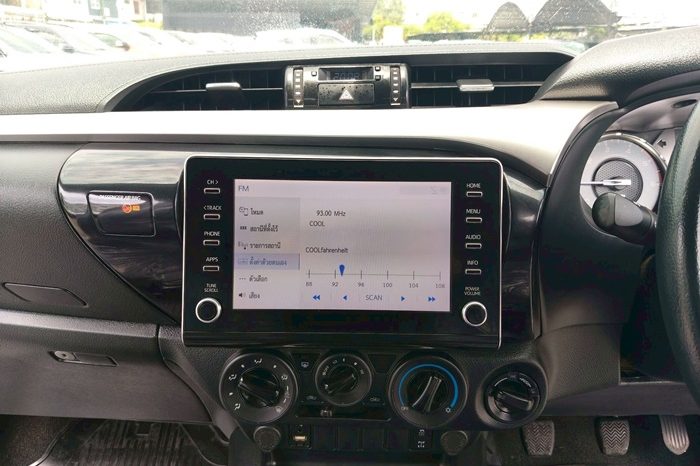 REVO 4WD 2021 2.4 MID MT SMART CAB SILVER  6274 full