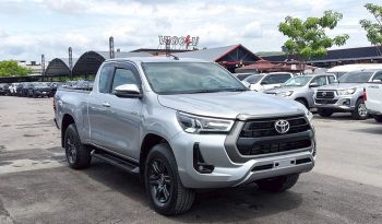 REVO 4WD 2021 2.4 MID MT SMART CAB SILVER  6274 full