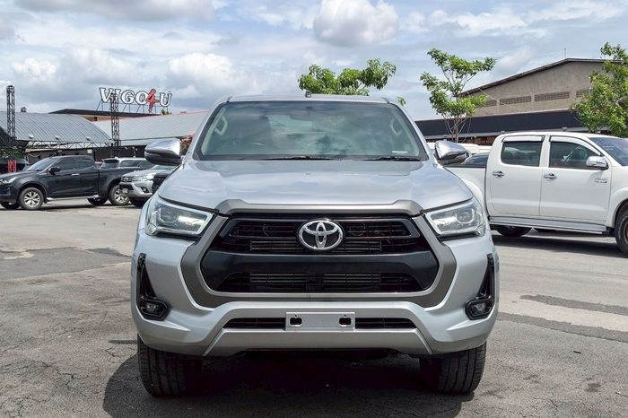REVO 4WD 2021 2.4 MID MT SMART CAB SILVER  6274 full