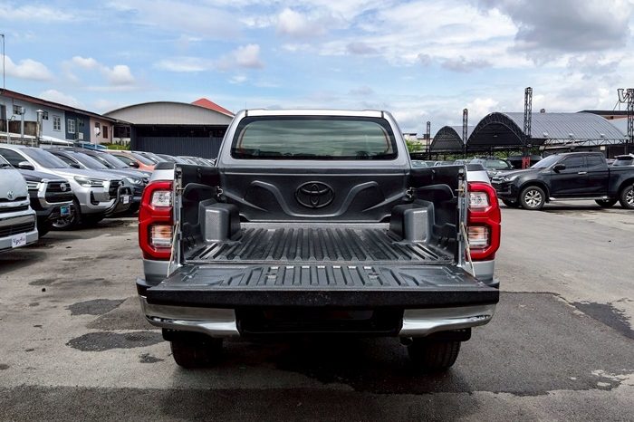 REVO 4WD 2021 2.4 MID MT SMART CAB SILVER  6274 full