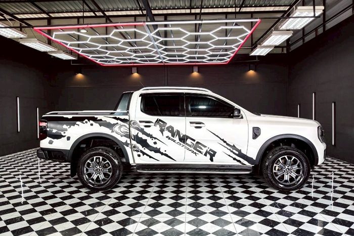 FORD 2WD 2023 2.0 AT DOUBLE CAB WHITE  644 full