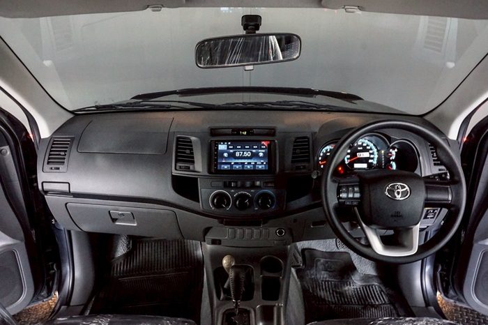 VIGO 4WD 2013 2.7J AT SMART CAB DARKL GREY  645 full