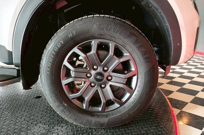 FORD 2WD 2023 2.0 AT DOUBLE CAB WHITE  644 full