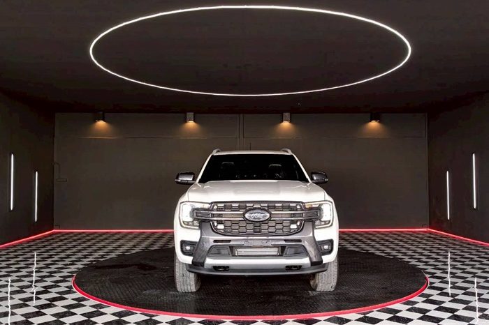 FORD 2WD 2023 2.0 AT DOUBLE CAB WHITE  644 full