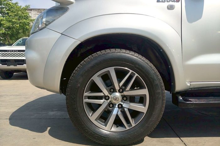 TOYOTA 4WD 2006 3.0V AT FORTUNER SILVER  7011 full