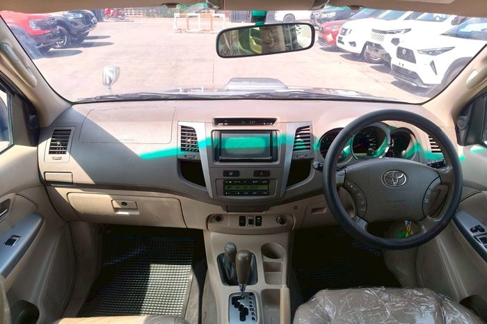 TOYOTA 4WD 2006 3.0V AT FORTUNER SILVER  7011 full