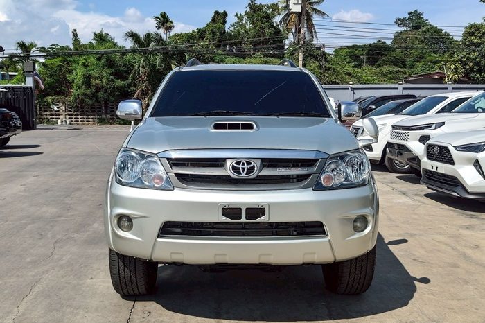 TOYOTA 4WD 2006 3.0V AT FORTUNER SILVER  7011 full