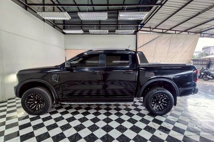 FORD 2WD 2023 2.0 AT DOUBLE CAB BLACK  7045 full