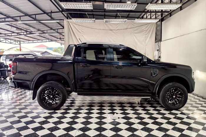 FORD 2WD 2023 2.0 AT DOUBLE CAB BLACK  7045 full