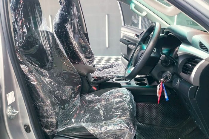 REVO PRE 2020 2.4 ENTRY AT DOUBLE CAB SILVER  7221 full
