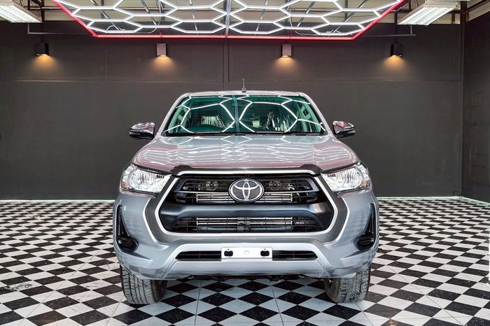 REVO PRE 2020 2.4 ENTRY AT DOUBLE CAB SILVER  7221 full
