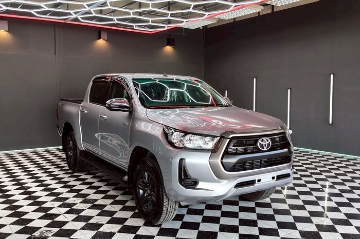 REVO PRE 2020 2.4 ENTRY AT DOUBLE CAB SILVER  7221 full