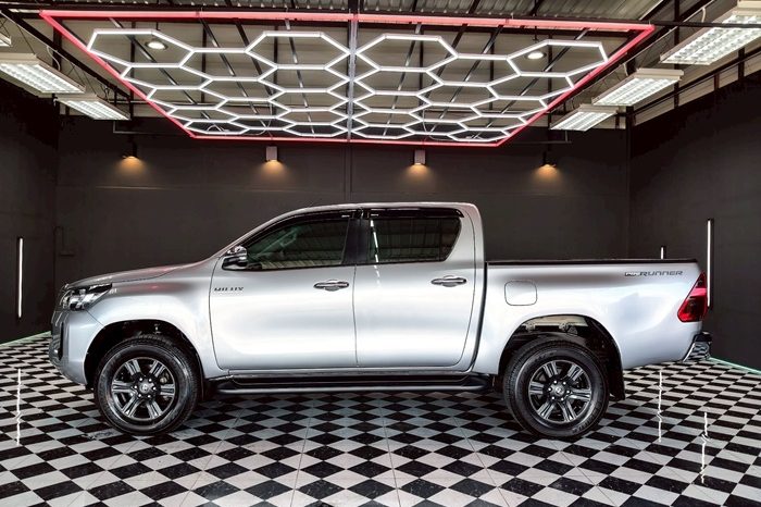 REVO PRE 2020 2.4 ENTRY AT DOUBLE CAB SILVER  7221 full