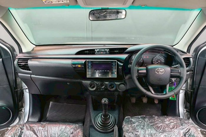 REVO 2WD 2020 2.4E MT SMART CAB SILVER  852 full