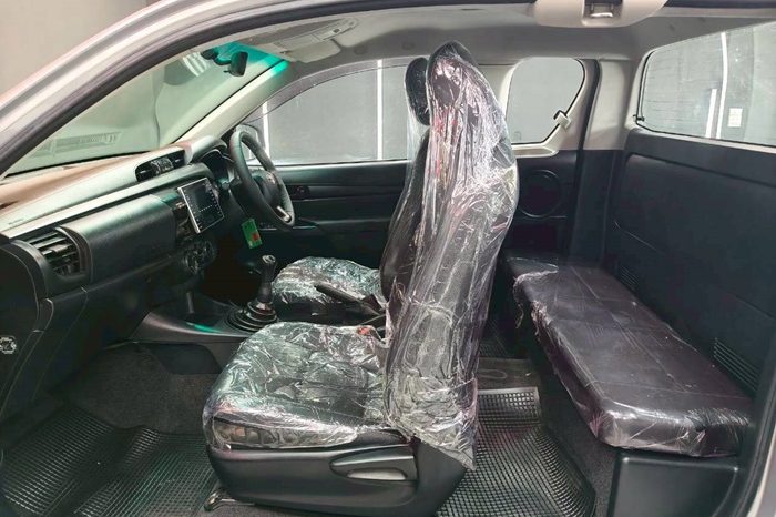 REVO 2WD 2020 2.4E MT SMART CAB SILVER  852 full