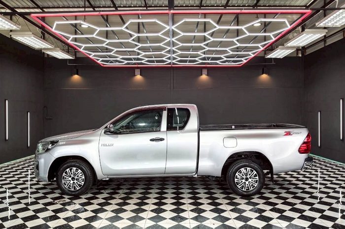 REVO 2WD 2020 2.4E MT SMART CAB SILVER  852 full